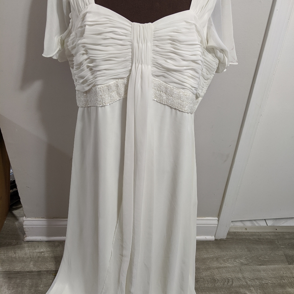 Plus size wedding dress